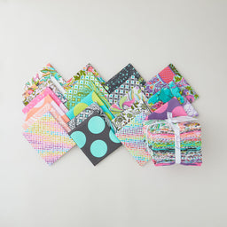 Roar (FreeSpirit) Fat Quarter Bundle Primary Image