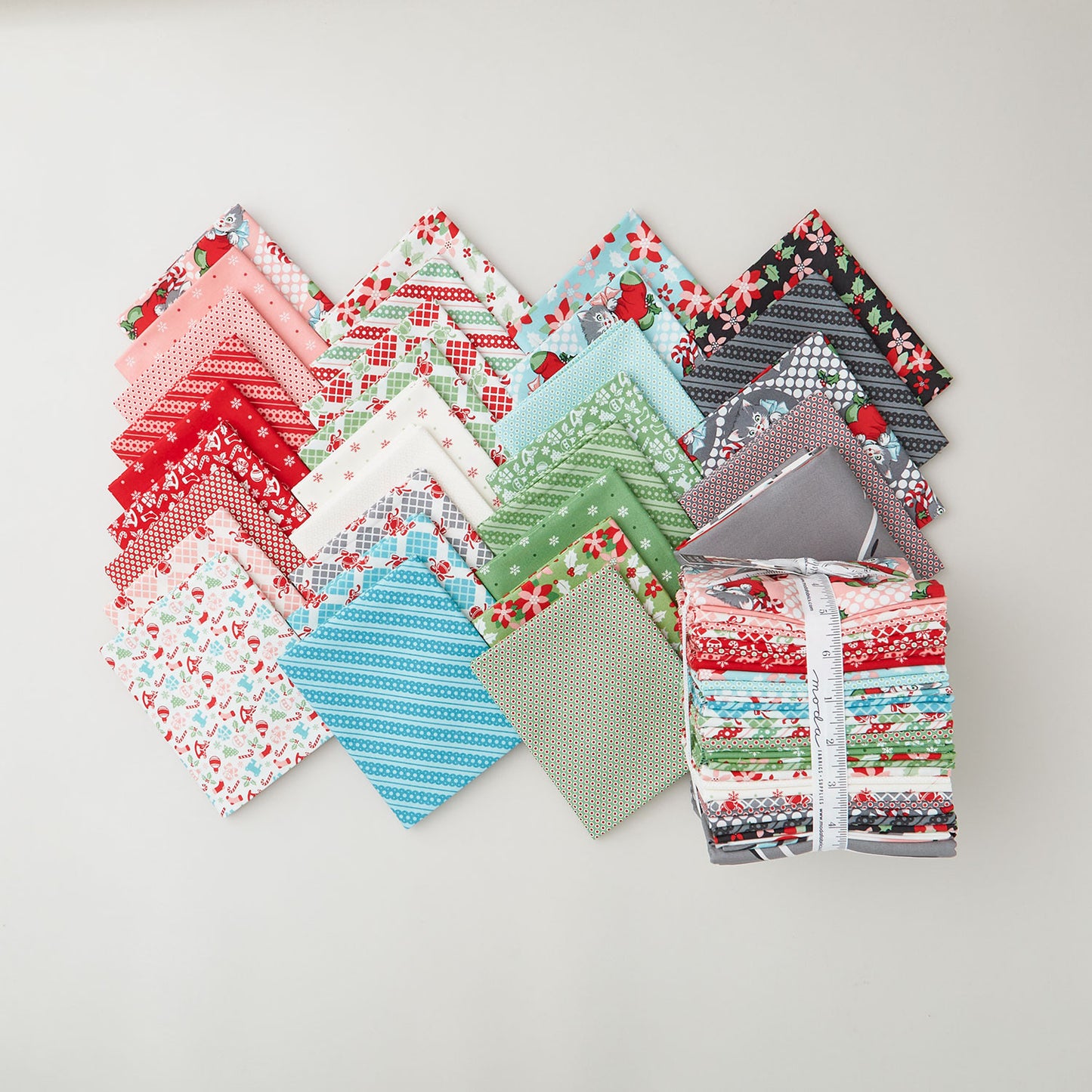 Kitty Christmas Fat Quarter Bundle Primary Image