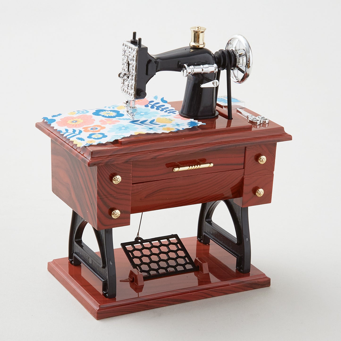 MSQC Sewing Machine Music Box Primary Image