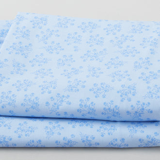 Bouquet Favorites - Bouquet Clusters Light Blue 3 Yard Cut