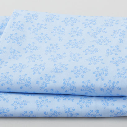 Bouquet Favorites - Bouquet Clusters Light Blue 3 Yard Cut