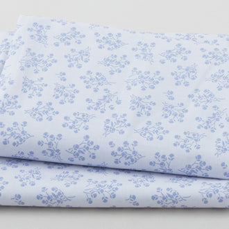 Bouquet Favorites - Bouquet Clusters Pale Blue 3 Yard Cut