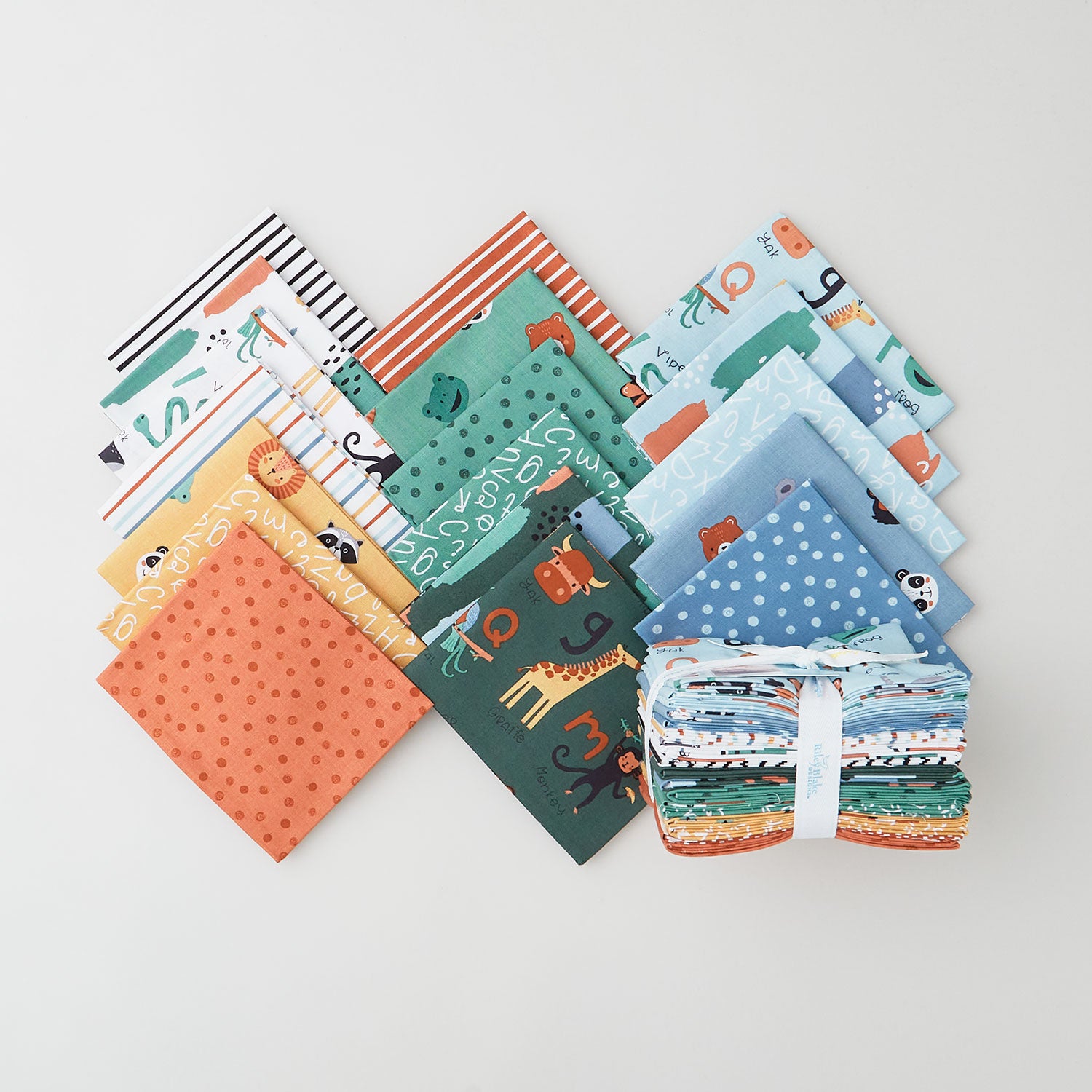 A top To Zoo Fat Quarter Bundle