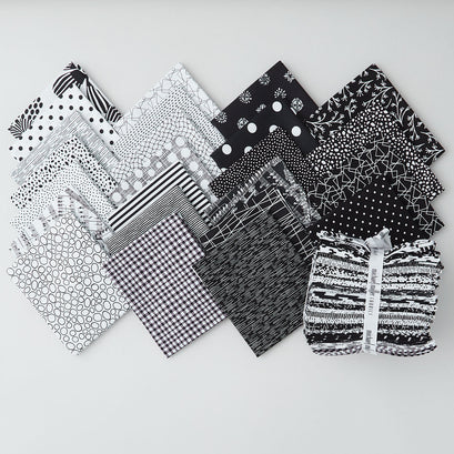 Black & White August 2023 Fat Quarter Bundle